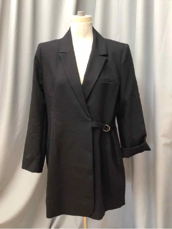 ABERCROMBIE & FITCH SIZE LARGE PET Ladies COAT